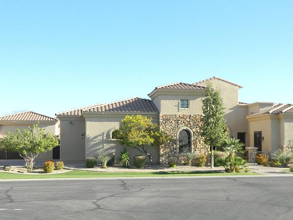 3rd image of 2658 E Locust Dr