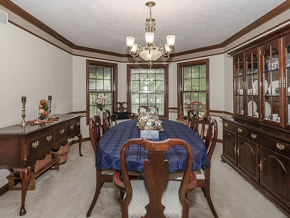 3rd image of 303 Wheatridge Pl