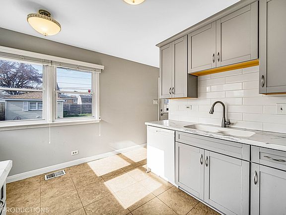 3rd image of 9104 S 51st Ave
