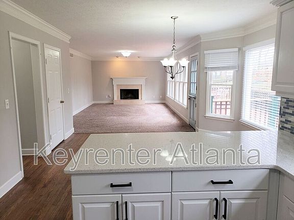 3rd image of 1352 Hearthstone Way NW