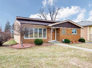 4917 Harnew Rd S, Oak Lawn, IL 60453