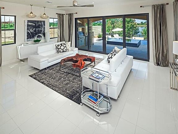 4th image of 7653 Toscana Blvd