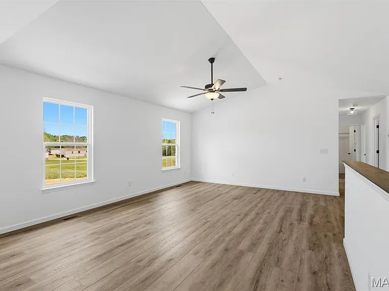 179 Rivers Edge Dr — Photo 12