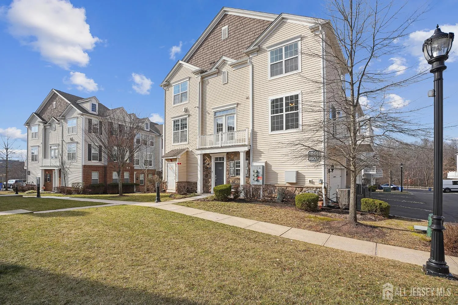 3 bed, 4.0 bath, $3,500 — Photo 1