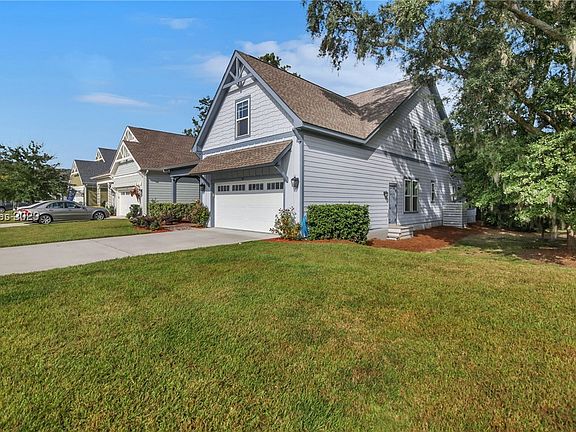 3rd image of 18 Lavender Cir