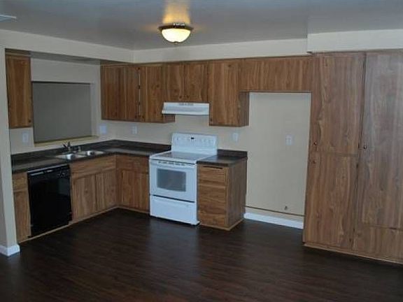 Kitchen & Family Room