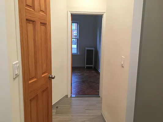 Rented by Metropolis International Realty Inc. | media 10