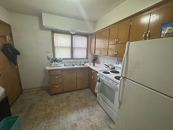 4th image of 1469 Larpenteur Ave W APT 2