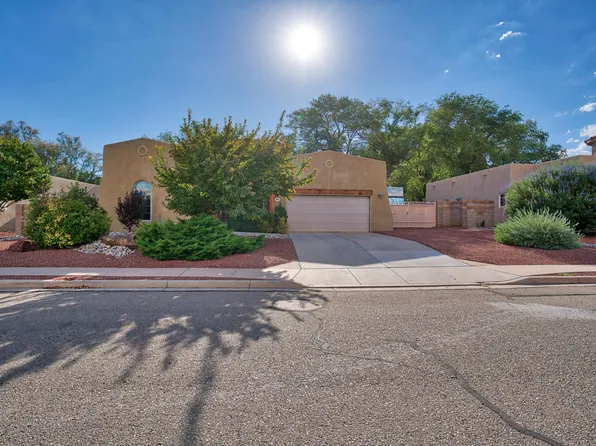 303 Dennis Dr NE, Los Lunas, NM 87031