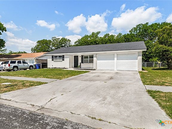 3rd image of 1302 Phyllis Dr