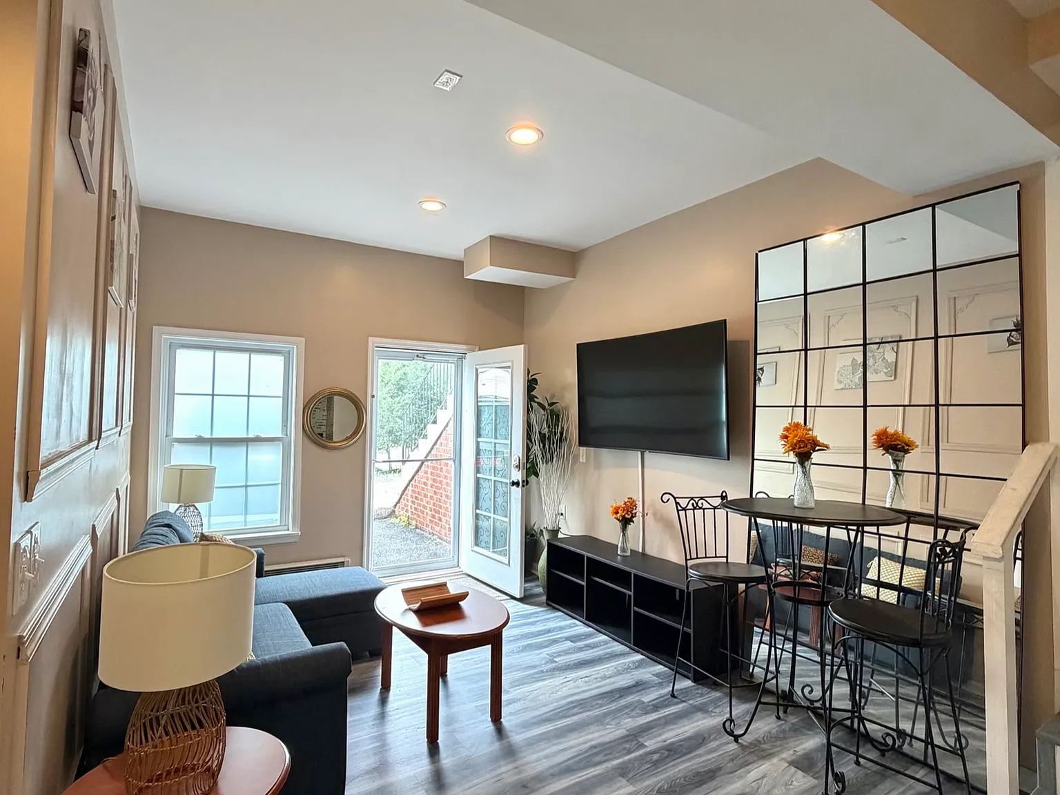 3 bed, 1158 sqft, $850 — Photo 2