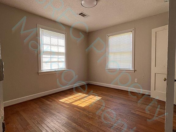 2nd image of 1107 E Moore Ave