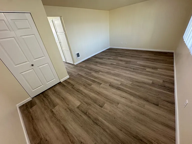 2215 Elm St SW — Photo 15