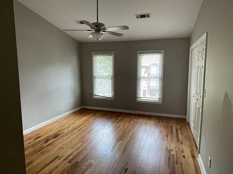 428 Page Ave NE #16 — Photo 12