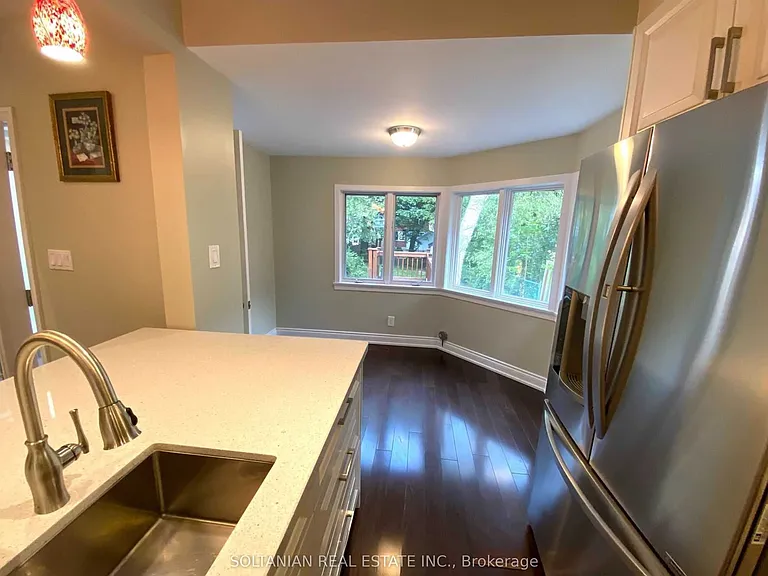 137 Colin Ave — Photo 16