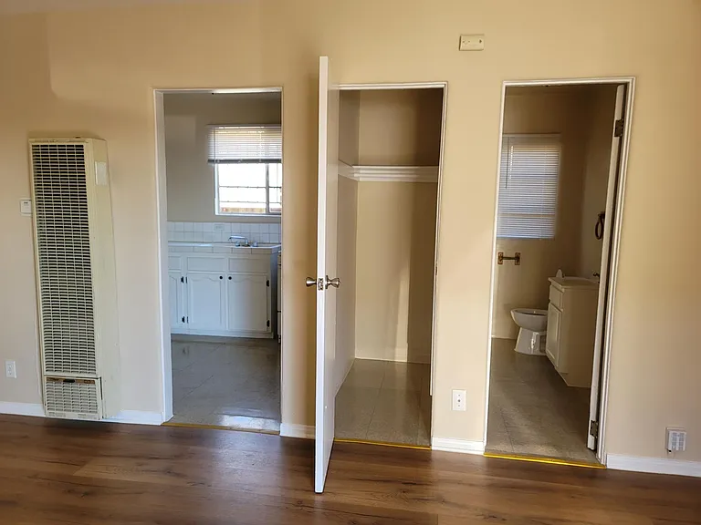 4924 W Washington Blvd #12 — Photo 3