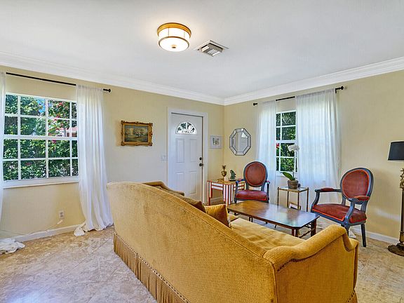 3rd image of 3700 S Olive Avenue