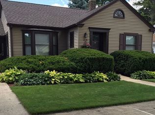 328 Hubbard Ave, Elgin, IL 60123