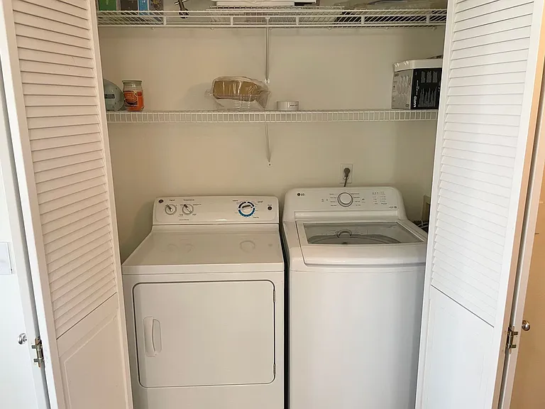 2432 Dexter Ave N #200 — Photo 14