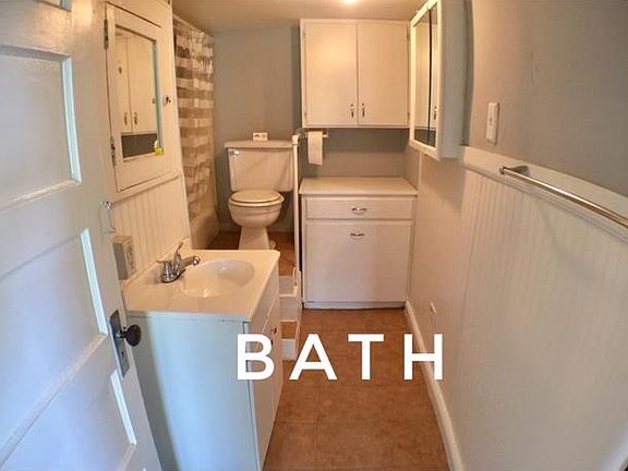3rd image of 203 E Columbia Ave #2