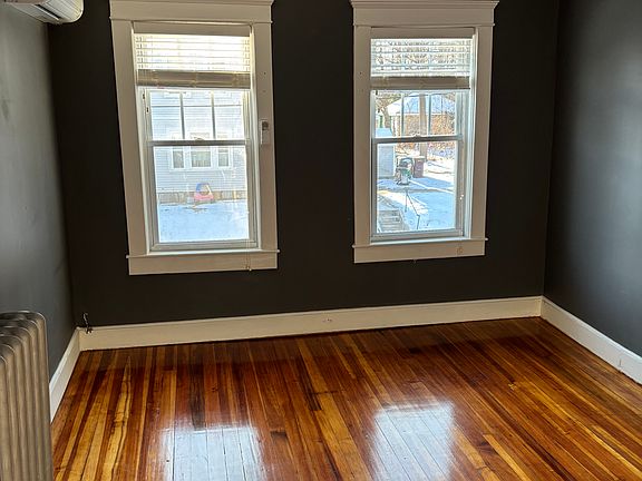 5th image of 95 Belrose Ave #97