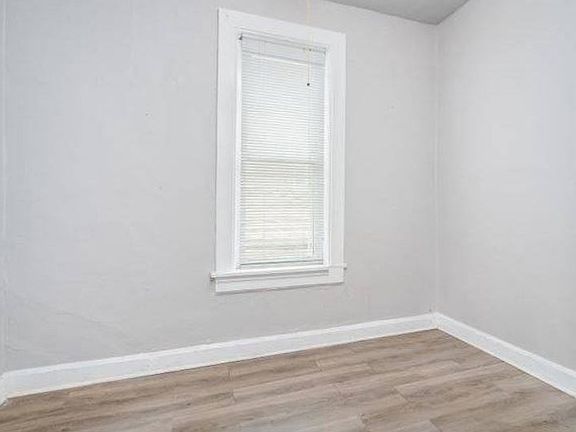 4th image of 2862 W 22nd Pl
