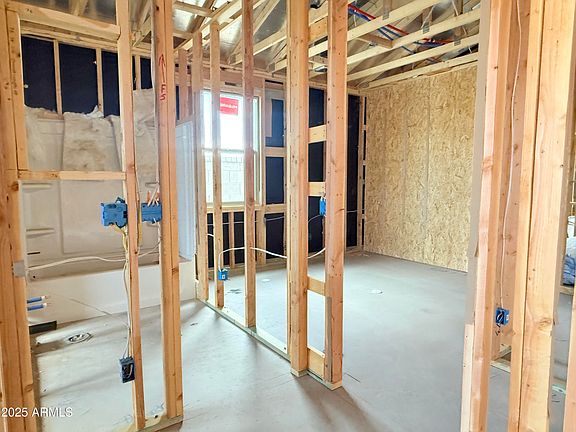 5th image of 2505 E ROLLING PRAIRIE Lane