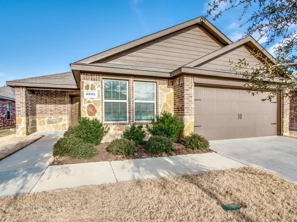 2292 Torch Lake Dr, Forney, TX 75126