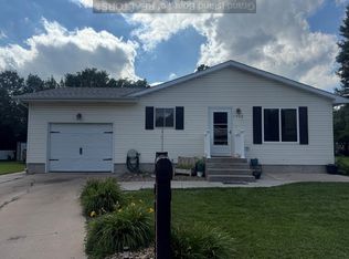 1228 Warren Ln, Grand Island, NE 68801