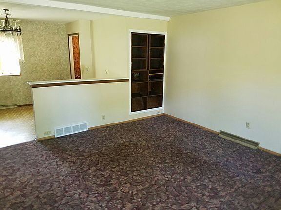 3rd image of 601 Dannie Dr