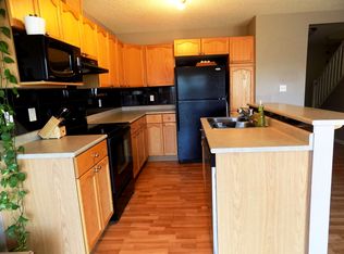 8207 8th Ave SW, Edmonton, AB T6X 1L8