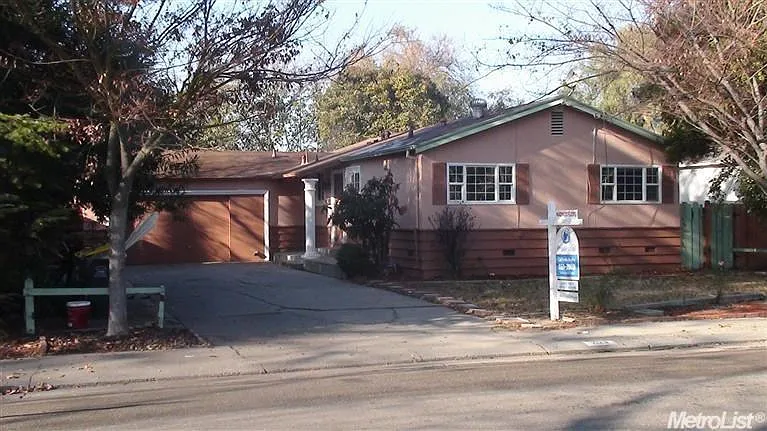 2123 Franklin Ave photo 1