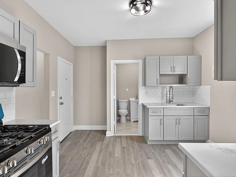 378 Grand St — Photo 11