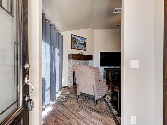 4th image of 9016 NW 93rd Cir