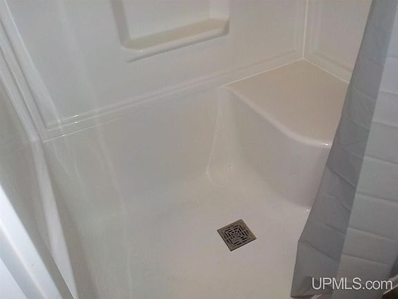 2nd image of 415 Oswald St