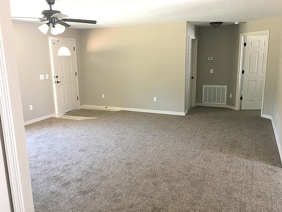 3rd image of 15990 SW 52nd Avenue Rd