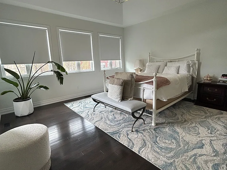 77 Robert Berry Cres — Photo 12