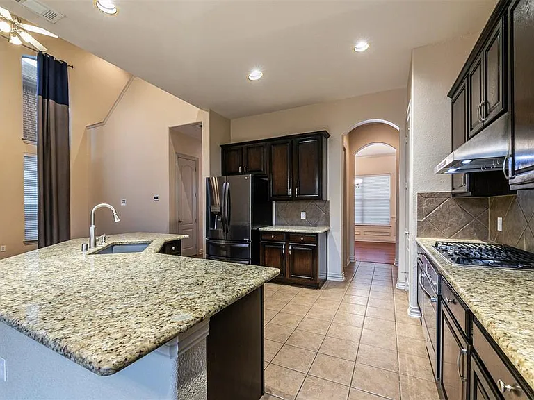 1475 Cambridge Dr — Photo 11