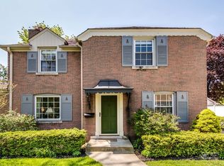 6950 N Kolmar Ave, Lincolnwood, IL 60712