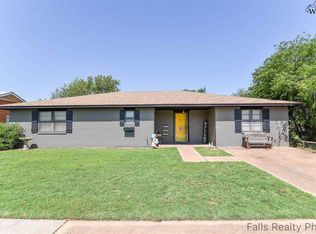 302 Avenue I, Chillicothe, TX 79225