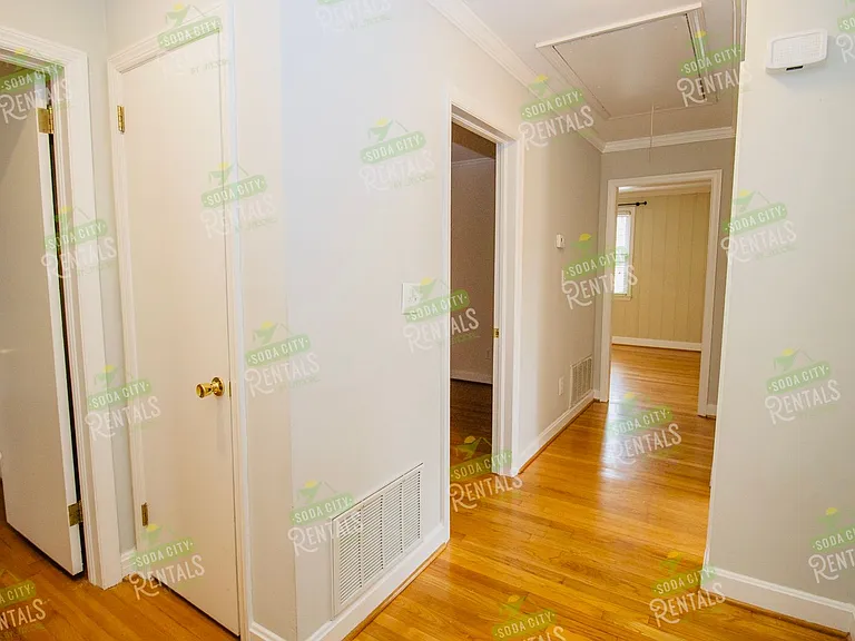2829 Duncan St — Photo 12