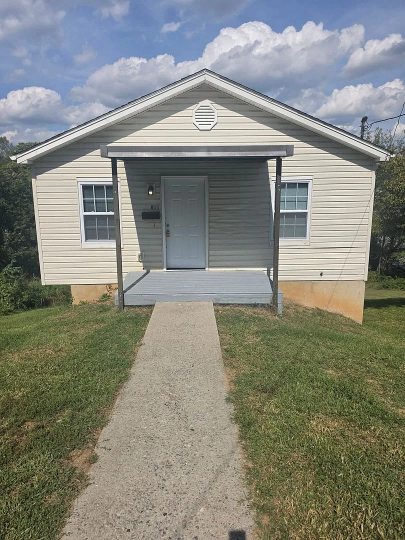3 br 1 bath House in NW Roanoke — Photo 1