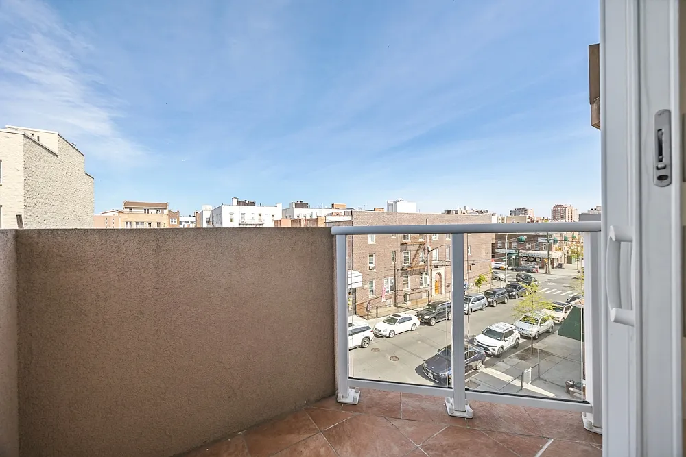 Building Photo - 2848 Brighton 7th St #3F
