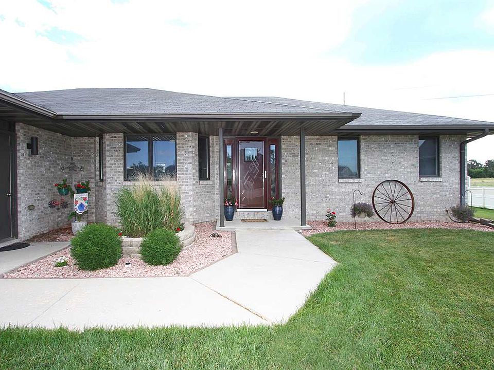 700 N 27th Cir Beatrice NE 68310 Zillow