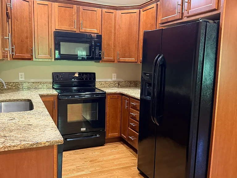 527 Redstone Dr #17 — Photo 8