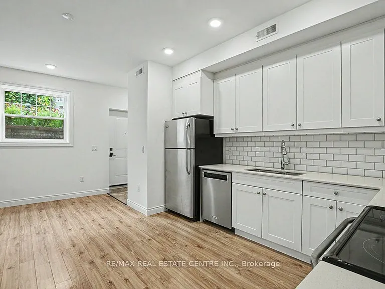 112 Union St E #B105 — Photo 10