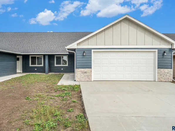 1108 NE 11th St, Madison, SD 57042