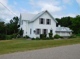 1107 Townsend Rd, Waupaca, WI 54981