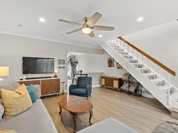 981 N Vulcan Ave APT 7, Encinitas, CA 92024