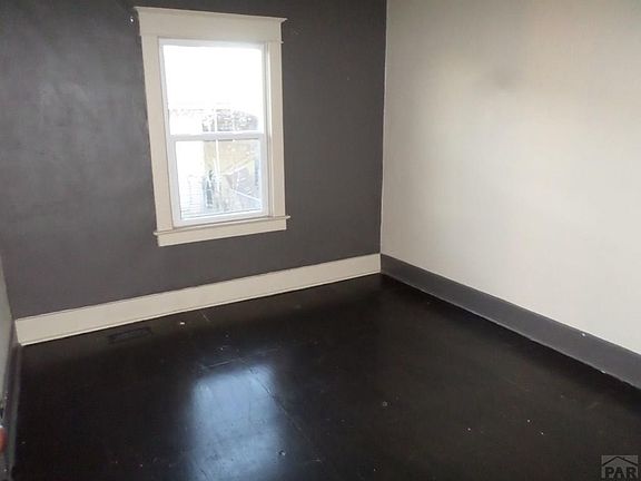 3rd image of 1823 E 4th St